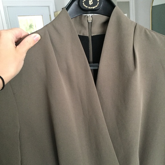 Le Chateau jumpsuit  🌸 3 for $25 - Picture 3 of 6